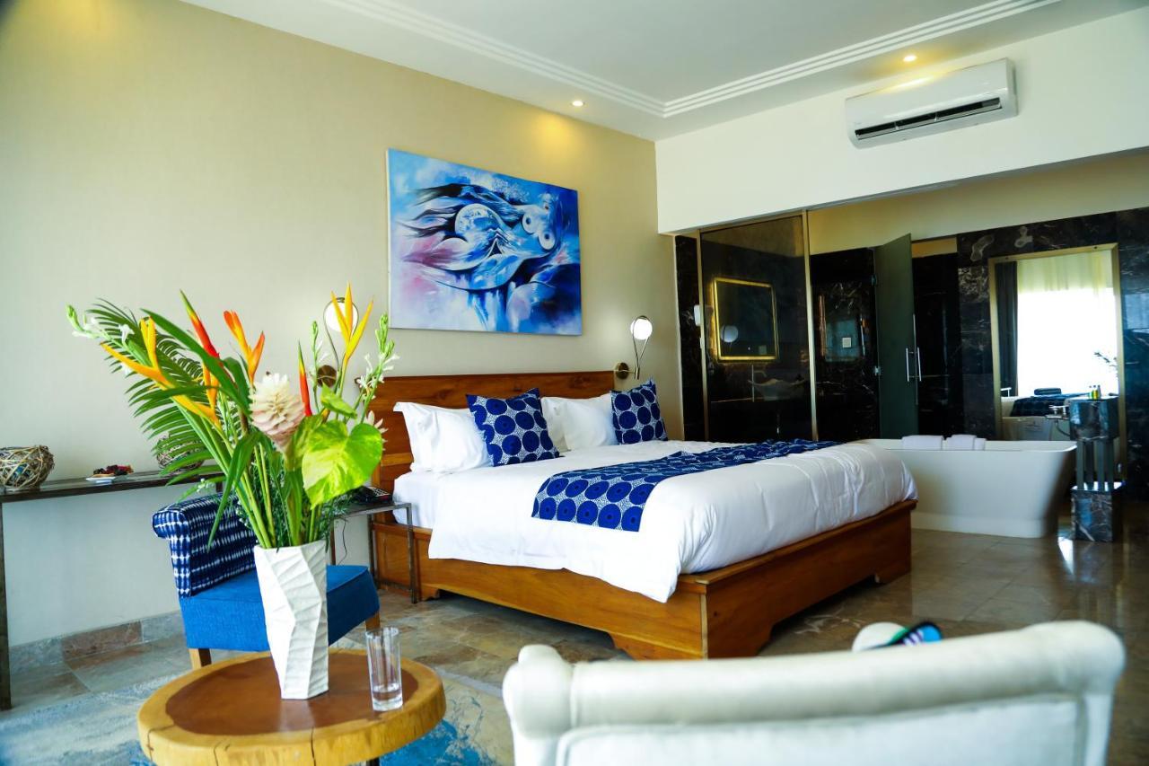 Hotel Petit Brussel Lome Ngoại thất bức ảnh