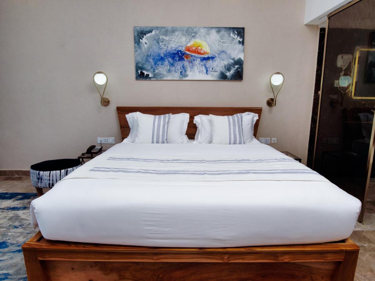 Hotel Petit Brussel Lome Ngoại thất bức ảnh