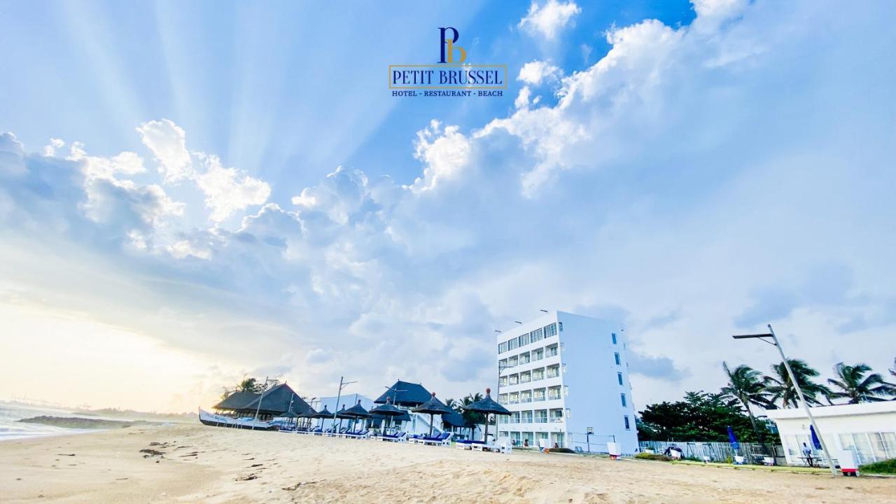 Hotel Petit Brussel Lome Ngoại thất bức ảnh