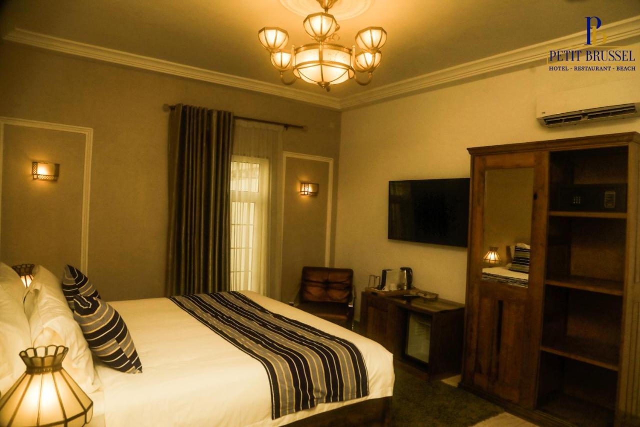 Hotel Petit Brussel Lome Ngoại thất bức ảnh